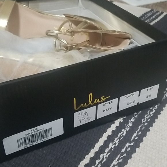 NWT Gold Stilleto Sandals - Picture 3 of 5